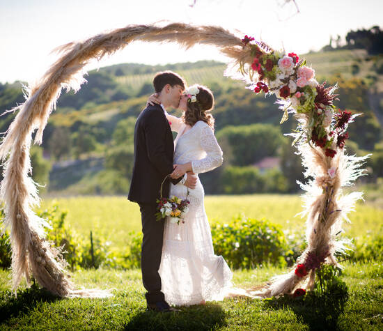 Romantic and dreamy round arch