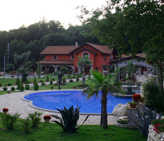 Villa Jomaryan