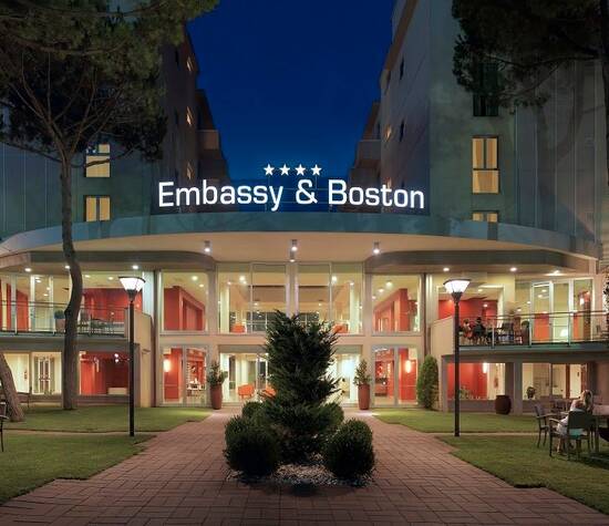 Hotel Emabassy&Boston