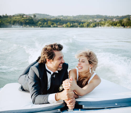 Sposi in barca sul lago di Viverone (TO)