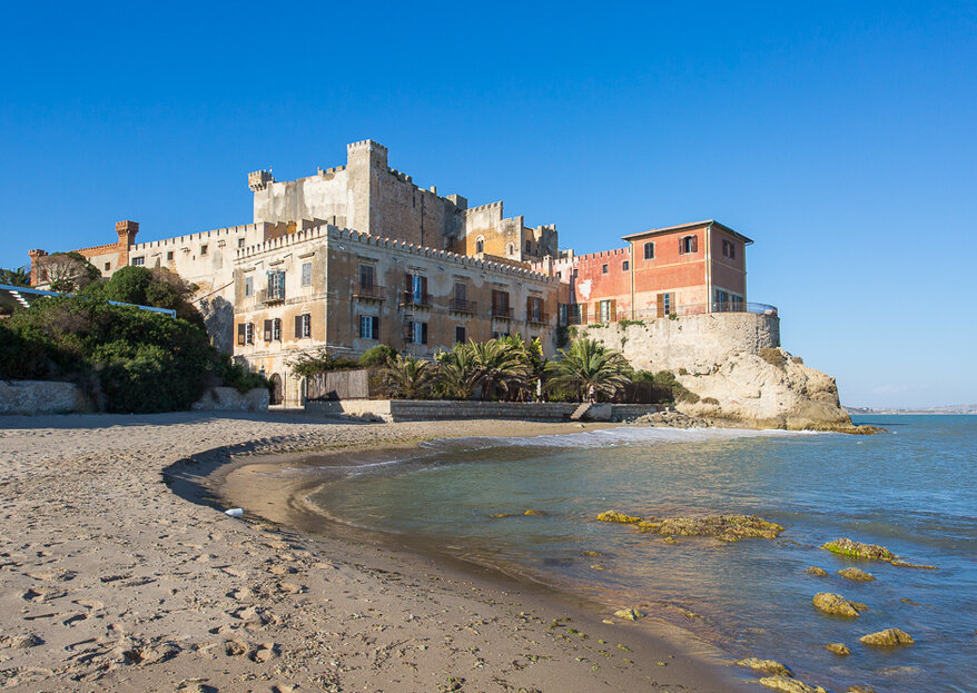 Castello di Falconara, celebra le tue nozze in una delle dimore storiche siciliane di maggior fascino, a picco sul mare...
