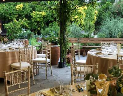 Banqueting by Perla