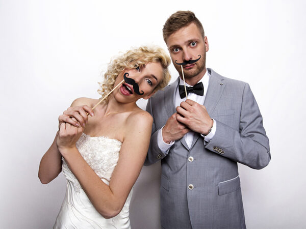 Addobbi Matrimonio Oggetti di scena per Photocall di matrimonio in nero con bastone: 6 unità "Moustaches".