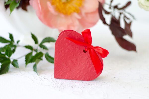 Bomboniere Matrimonio Scatola di cartone rosso con forma di cuore: 10 pezzi.